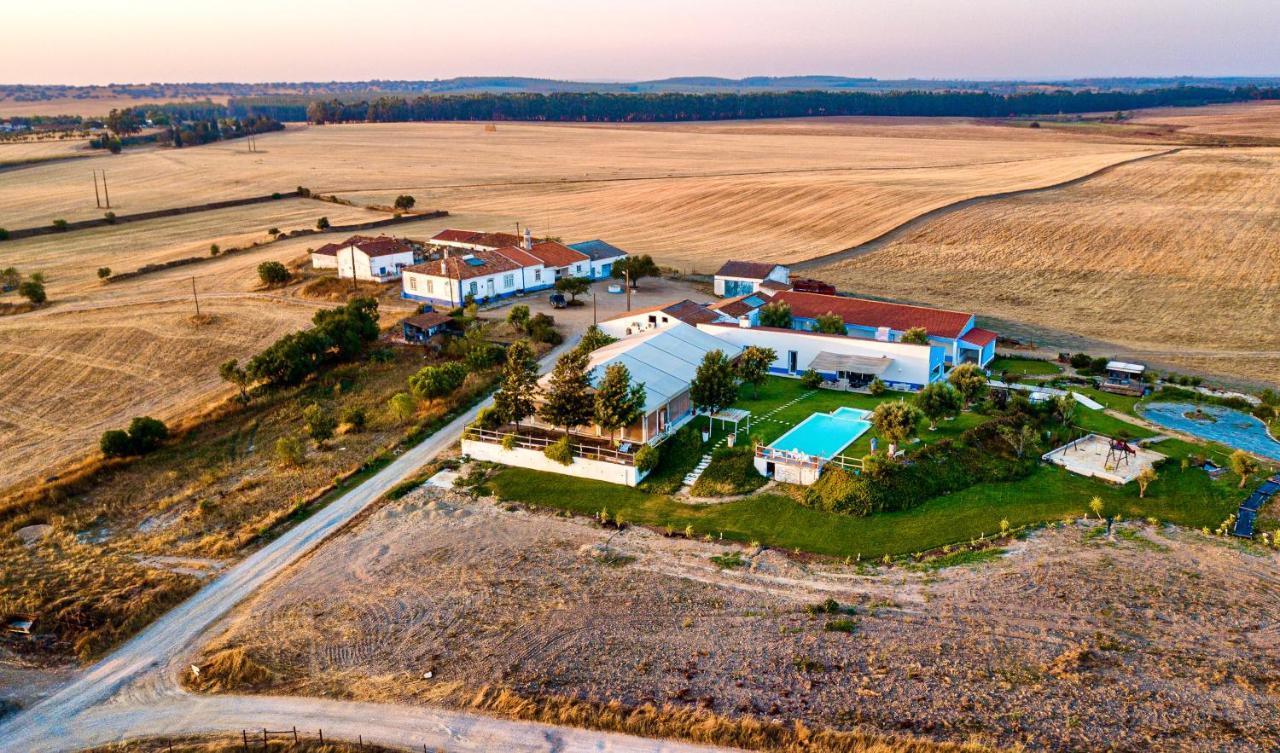 Monte Dos Pocos Hotell Aljustrel  Exteriör bild